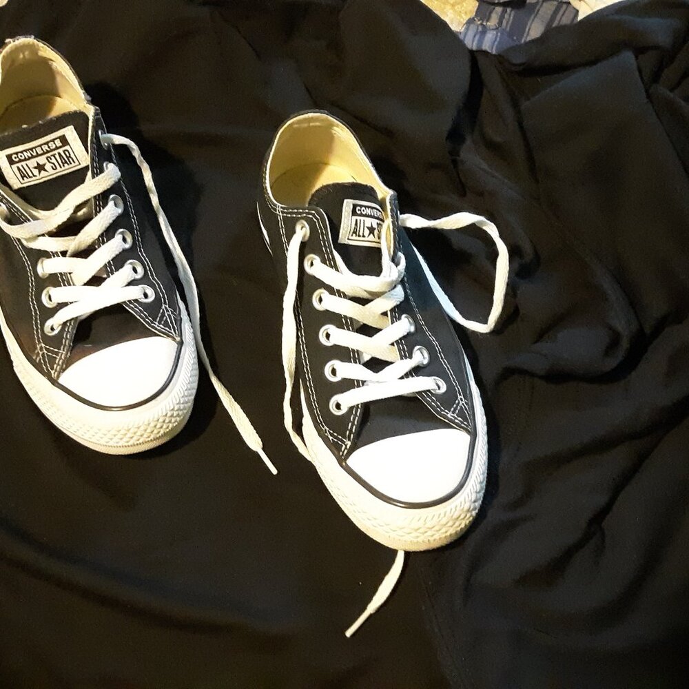 Converse size Men's -5- Women's 7